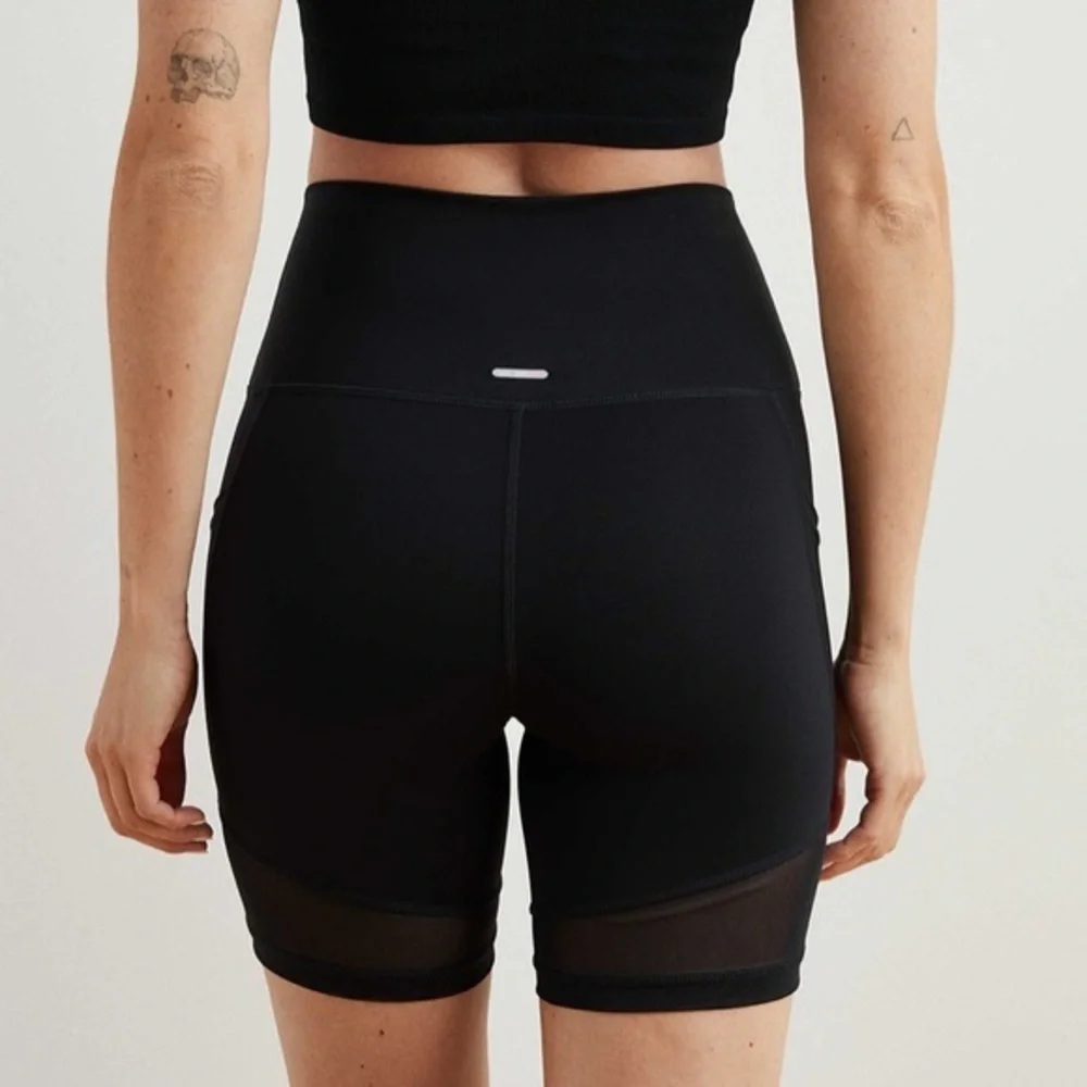 MOVING SALE Aerie Mesh Pocket Bike Shorts Black Medium - Picture 7 of 10
